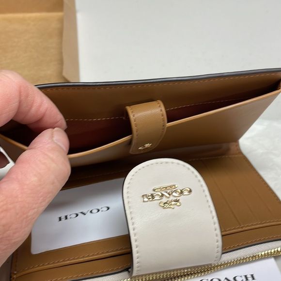 Coach Apple Print Tech Wallet With Apple Print - Picture 8 of 8